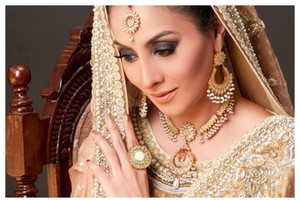 Giá vàng ngày 25/2: Nhận trợ lực, tiếp tục tăng tốc