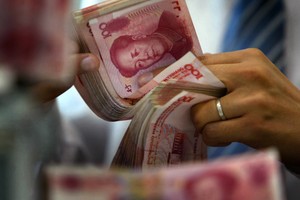 Hết cách, Trung Quốc tính dùng thuế Tobin chặn dòng tiền tháo chạy