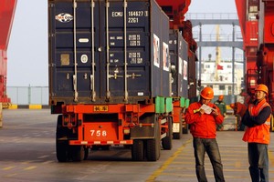 Xuất khẩu của Trung Quốc tăng mạnh trong tháng 3