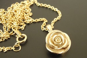 Giá vàng ngày 17/5: Sức ép gia tăng