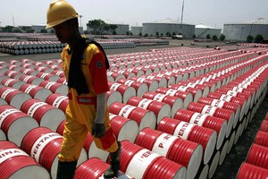 Dầu thô vượt lên trên 50 USD/thùng