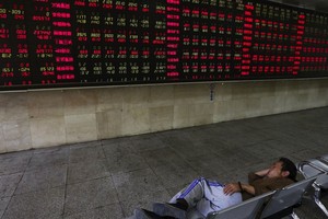 1 năm sau cú sốc 5 nghìn tỷ USD bốc hơi, chứng khoán Trung Quốc vẫn bất ổn