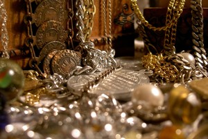 Giá vàng ngày 28/9: Tiếp tục giảm mạnh 