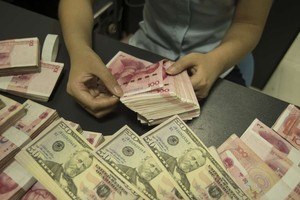 5 ngân hàng đồng loạt tung dự báo xấu, đồng nhân dân tệ giảm giá kỷ lục 8 năm
