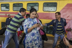 Ấn Độ trở thành quốc gia đầu tiên trợ cấp khi thanh toán online