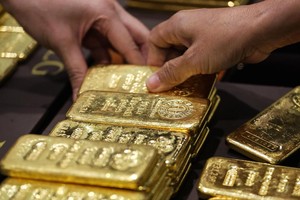 Bất an quay trở lại, giá vàng lên mức đỉnh 5 tháng qua