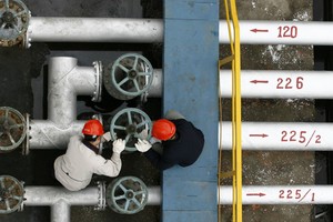 Trung Quốc thành nhà nhập khẩu dầu thô lớn nhất thế giới