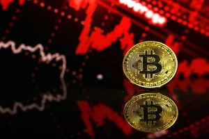 Bitcoin giảm giá sốc, 50% trong 2 phiên