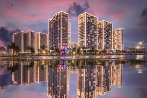 Uỷ ban Chứng khoán đã nhận tài liệu báo cáo mua cổ phiếu quỹ của Vinhomes (VHM)