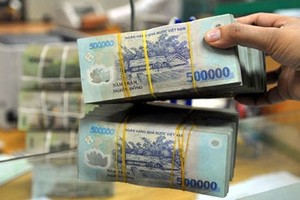 Lãi suất liên ngân hàng giảm mạnh về mức thấp