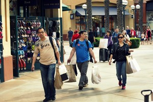 Hàng cao cấp tại Mỹ có giá rẻ hơn đến 35% so với Trung Quốc (ảnh: internet)