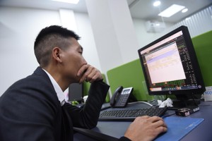 UBCKNN khuyến cáo nhà đầu tư bình tĩnh