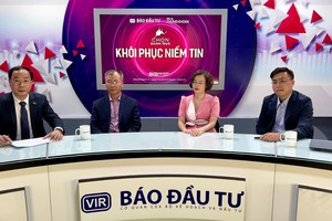 Các diễn giả tham gia Talkshow kỳ 2 (ảnh: Chí Cường)