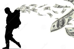 Khối ngoại bán ròng 200 tỷ đồng trên HOSE, đổ tiền trở lại HNX