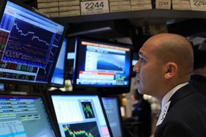 Khối ngoại bán ròng mạnh nhất tháng 11 trên HOSE trong phiên 25/11