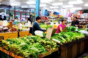 Thực phẩm tăng mạnh kéo CPI cả nước tăng 0,42% trong tháng 2