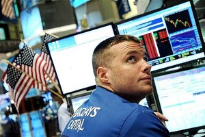 Khối ngoại quay lại mua ròng nhẹ trong phiên 27/4