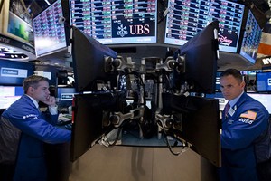 Khối ngoại bán ròng hơn 100 tỷ đồng trong phiên 9/5