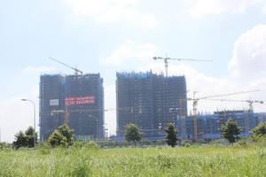 Doanh nghiệp bất động sản bức xúc vì danh sách 77 dự án cầm cố ngân hàng. Ảnh: Gia Huy