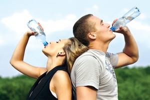 10 bí quyết sống khỏe vào mùa nóng