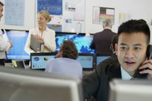 Khối ngoại gom mạnh PLX, mua ròng gần 100 tỷ đồng trong phiên 10/5