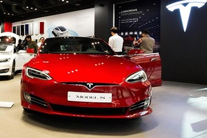 Xe hơi điện Tesla Model S 90D. Ảnh: SeongJoon Cho/Bloomberg - Getty Images