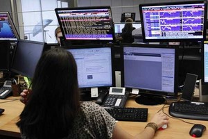 Khối ngoại giảm mạnh giao dịch, quay ra bán ròng sau 14 phiên mua ròng liên tiếp trong phiên 9/8