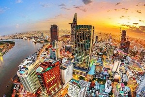HSBC: Việt Nam vẫn đang lặng lẽ “phi những bước kiệu”