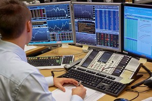 Giao dịch chứng khoán khối ngoại ngày 19/10: Tập trung bán CTG và MSN