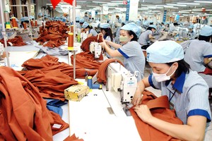 Sau một năm "bầm dập" vì Covid-19, doanh nghiệp dệt may, da giày hướng tới hình thành chuỗi cung ứng, giảm phụ thuộc nhập khẩu