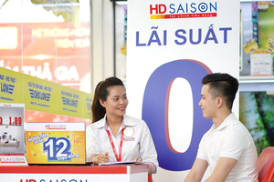 HD SAISON giảm 5% lãi suất vay tiêu dùng giúp người dân miền Trung mua sắm cuối năm.