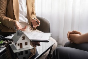 Đua giảm lãi vay mua nhà cho người trẻ