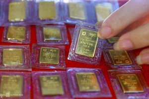 Giá vàng hôm nay ngày 11/8: Vàng trong nước vẫn đắt hơn thế giới gần 16 triệu đồng/lượng