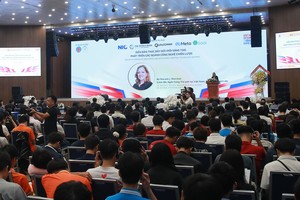 Bà Mariam J. Sherman, Giám đốc Ngân hàng Thế giới (World Bank) tại Việt Nam, Campuchia, Lào phát biểu tại Diễn đàn “Thúc đẩy đổi mới sáng tạo, phát triển các ngành công nghệ chiến lược”.