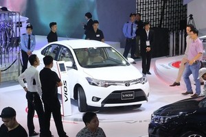 Doanh số bán ô tô 8 tháng: Xe lắp ráp trong nước giảm 14%, xe nhập khẩu tăng 178%