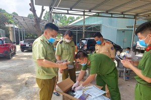 Bắt giữ hơn 7.500 điện thoại Iphone, Samsung có dấu hiệu nhập lậu tại Bình Phước