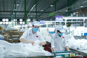 Nhà máy sản xuất bao bì của AAA.