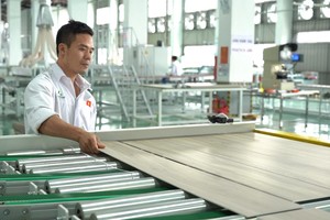 Mảng nhựa nội thất đóng góp lớn vào doanh thu và lợi nhuận cho NHH.