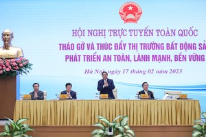 Sáng nay, 17/2, Thủ tướng Phạm Minh Chính chủ trì Hội nghị trực tuyến toàn quốc “tháo gỡ khó và thúc đẩy thị trường bất động sản phát triển an toàn, lành mạnh, bền vững”. Ảnh VGP.