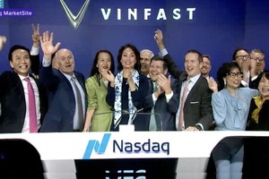 VinFast chính thức niêm yết trên Nasdaq vốn hoá trong ngày giao dịch đầu tiên hơn 85 tỷ USD vượt xa nhiều hãng xe ô tô lớn khác.