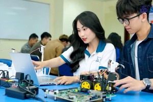 Niềm say mê khoa học công nghệ đã đưa Trần Thị Cẩm Giang đến với nghiên cứu ngay từ khi còn trên ghế nhà trường. (Ảnh NVCC).