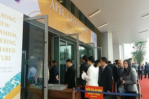 Các đại biểu đến dự APEC CEO Summit 2017. Ảnh: Khánh An