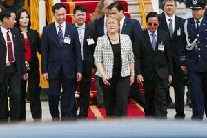 Tổng thống Chile Michelle Bachelet Jeria tại sân bay Nội Bài. Ảnh: Ngọc Thành.