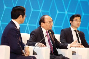 Thủ tướng Chính phủ Nguyễn Xuân Phúc trả lời câu hỏi của cộng đồng doanh nghiệp, nhà đầu tư tại VBS 2017