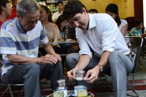 Khoảnh khắc đời thường của các nhà lãnh đạo APEC trên đất nước Việt Nam thanh bình