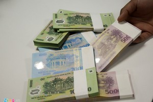 Thu nhập của các nhân viên ngành tài chính, ngân hàng tăng khá nhanh thời gian gần đây. Ảnh minh họa.