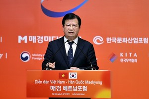 Phó Thủ tướng Trịnh Đình Dũng phát biểu tại Diễn đàn. Ảnh: VGP