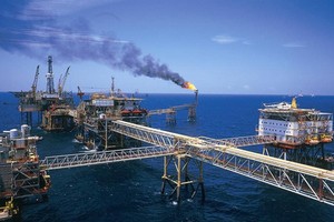 Reuters: Việt Nam đang dần trở thành nước nhập khẩu ròng dầu thô