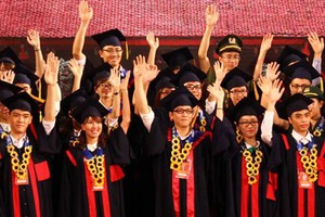 Hà Nội có chính sách thu hút thủ khoa vào cơ quan nhà nước.