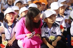 Nhiều người hoài nghi với tính khả thi trước đề xuất lương giáo viên xếp cao nhất trong hệ thống thang bậc lương hành chính sự nghiệp (ảnh minh họa)